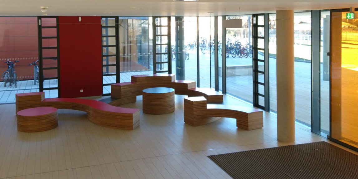 Sitzmöbel für Schulen, Universitäten, öffentliche Einrichtungen